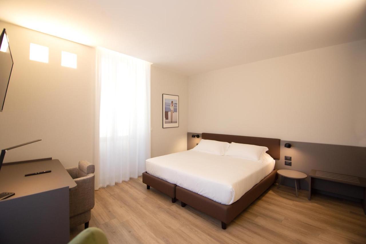 Palazzo Bellocchi - Suites & Apartments Brindisi Exterior photo